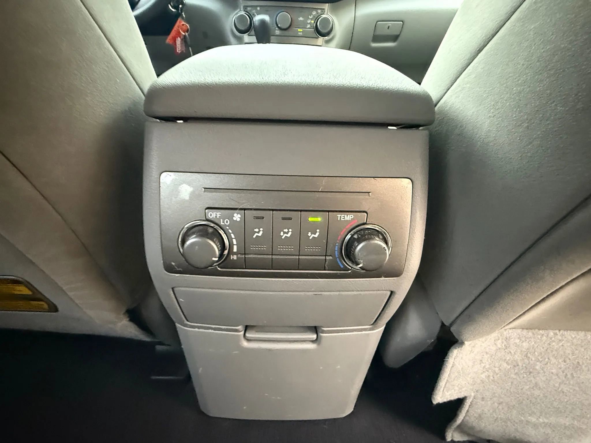 Used 2013 Toyota Highlander SE image 33