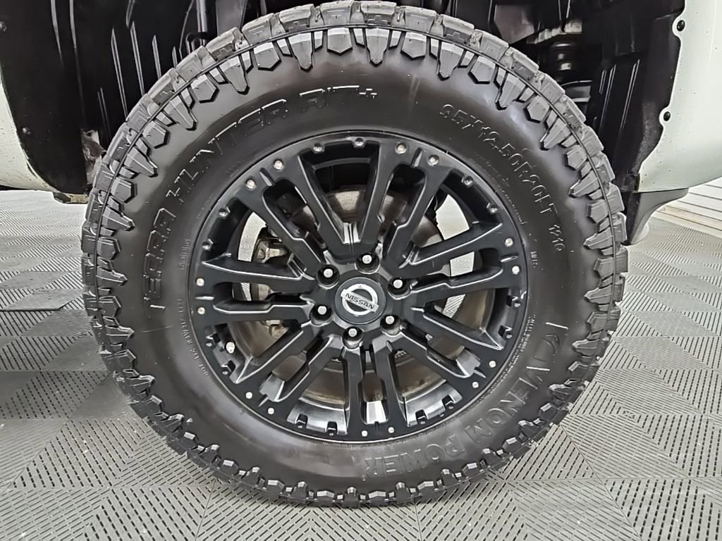 Used 2018 Nissan Titan SL w/ Midnight Edition image 46