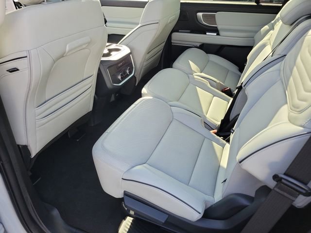 Certified 2025 Ford Expedition Platinum w/ Platinum Ultimate Package image 20