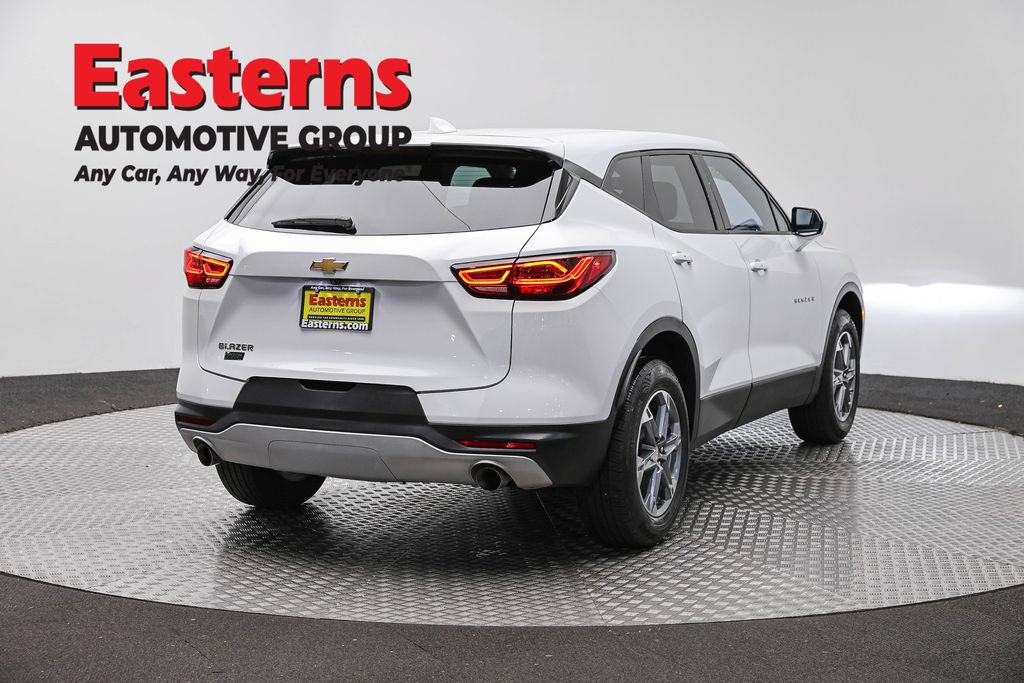 Used 2025 Chevrolet Blazer LT FWD image 7