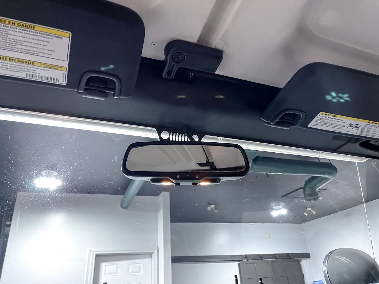 Used 2018 Jeep Wrangler Unlimited Sahara image 22