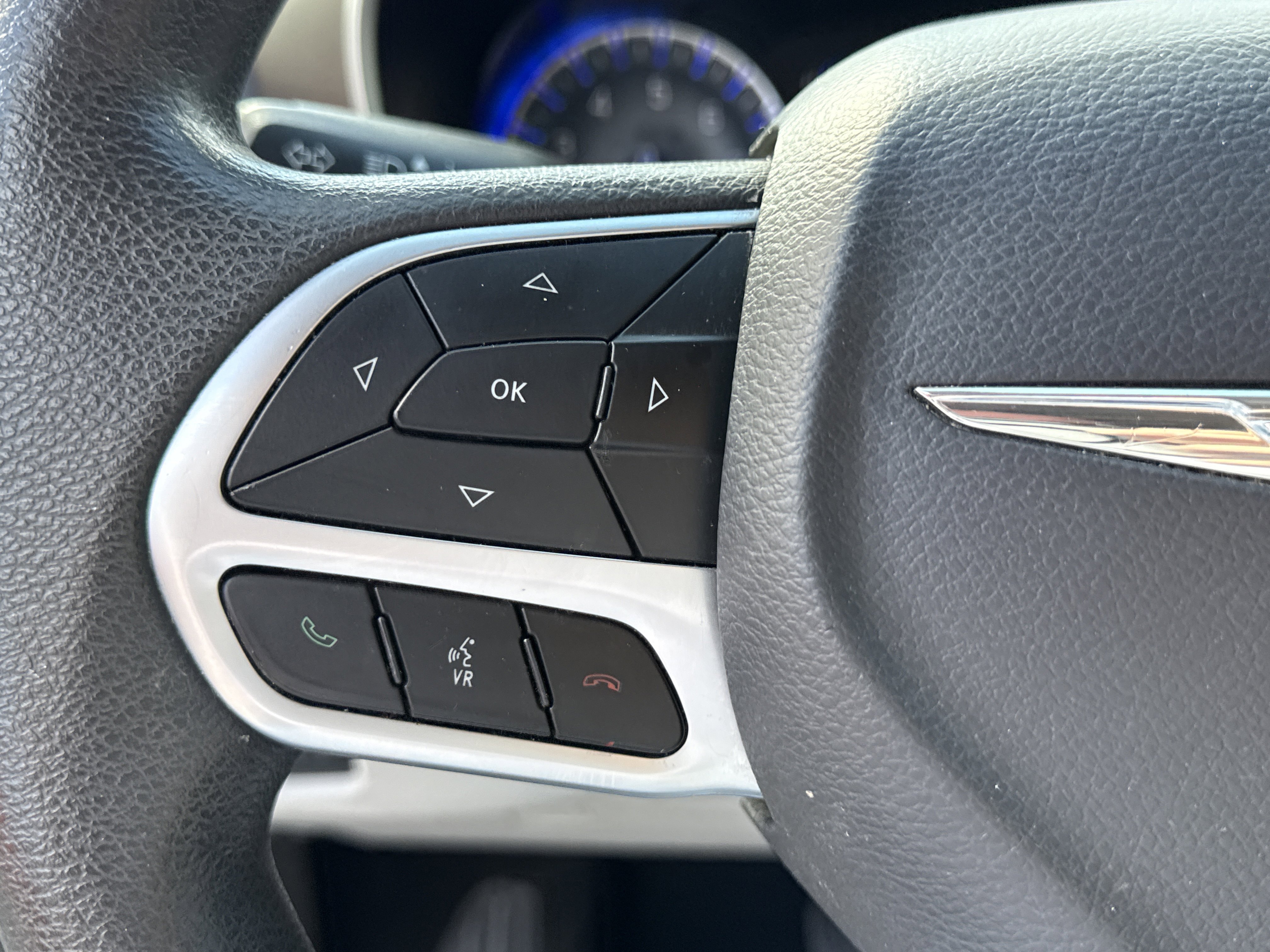 Used 2018 Chrysler Pacifica Touring Plus w/ Tire & Wheel Group image 12