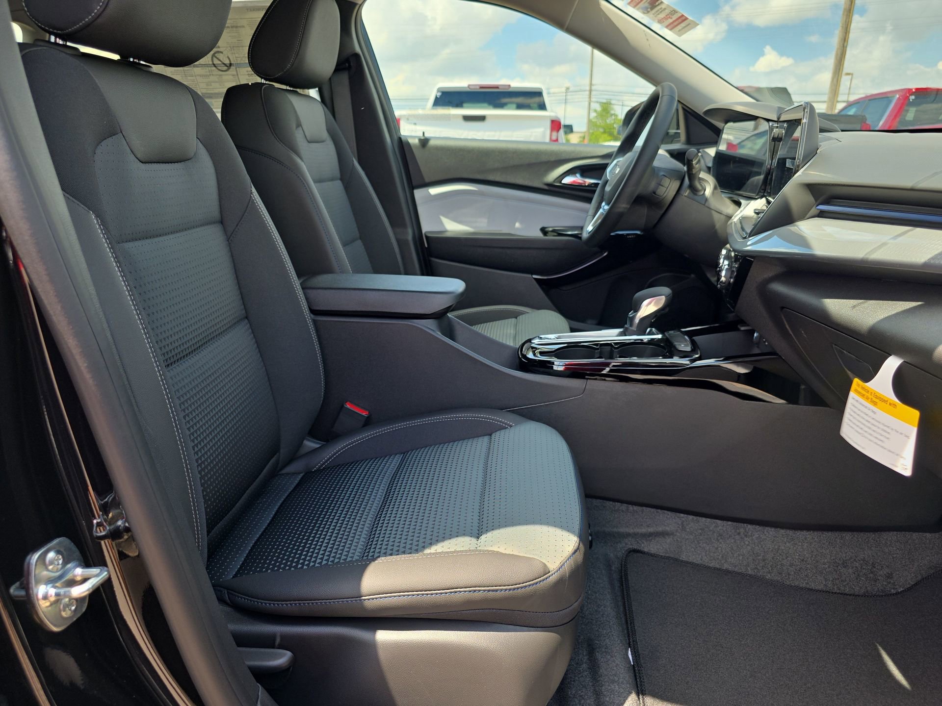 New 2026 Chevrolet Trax LT w/ Driver Confidence Package FWD image 15