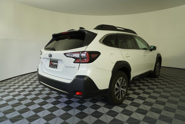 Used 2025 Subaru Outback Premium image 7