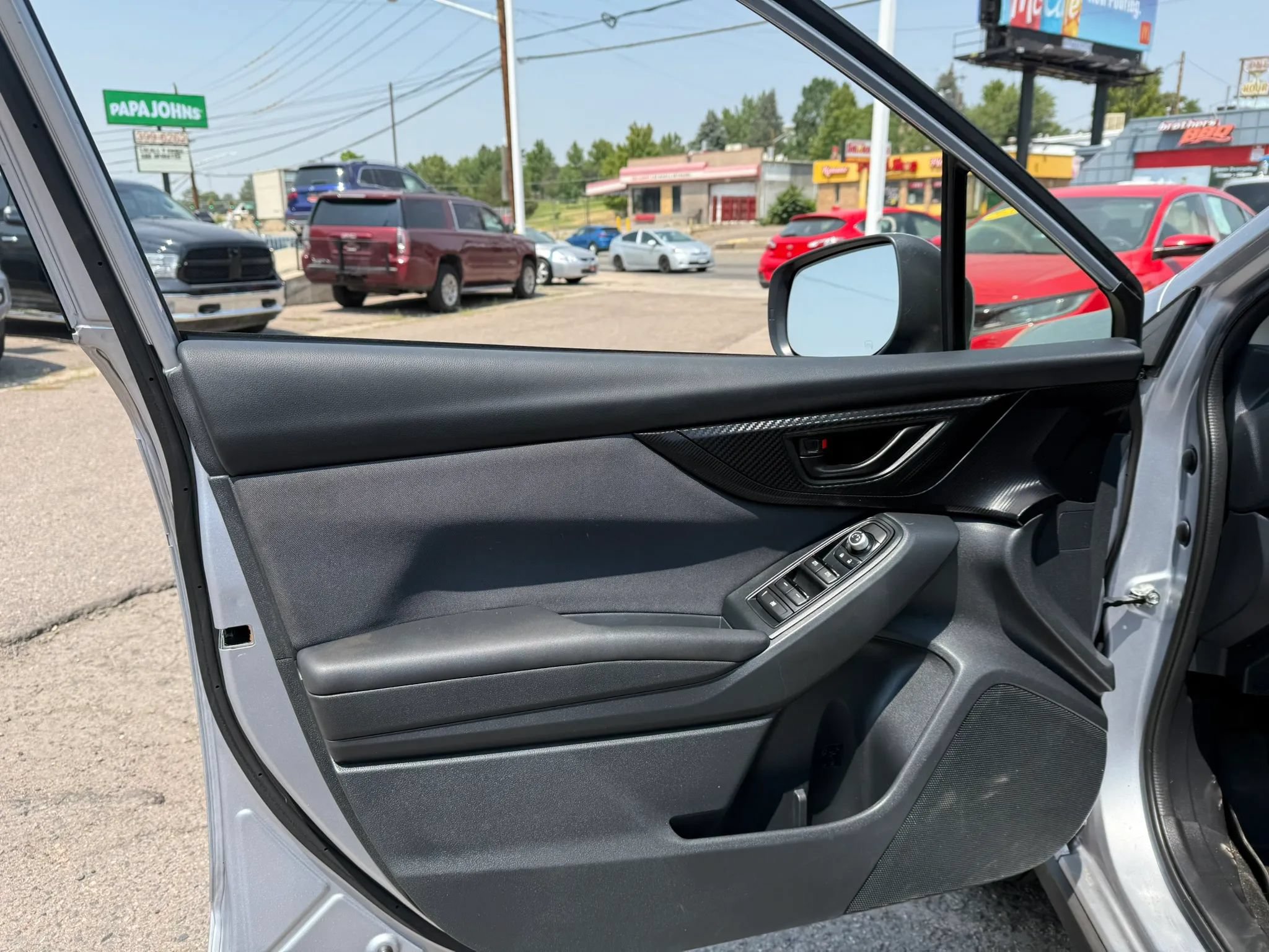 Used 2023 Subaru Crosstrek 2.0i Premium AWD/4WD image 12