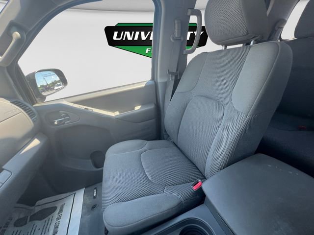Used 2017 Nissan Frontier SV w/ SV Value Truck Package AWD/4WD image 12