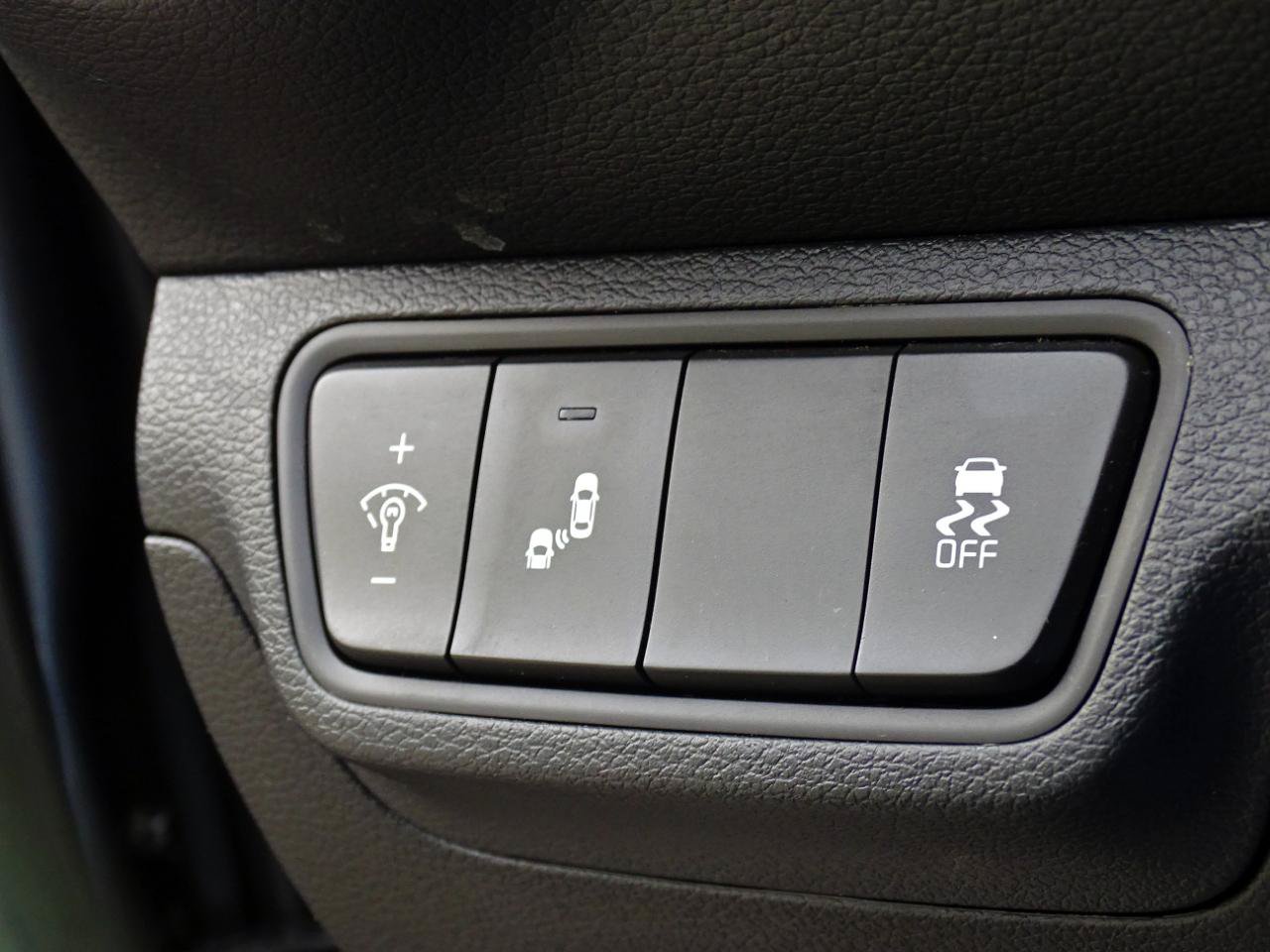 Used 2024 Kia Forte LXS w/ LXS Technology Package FWD image 17