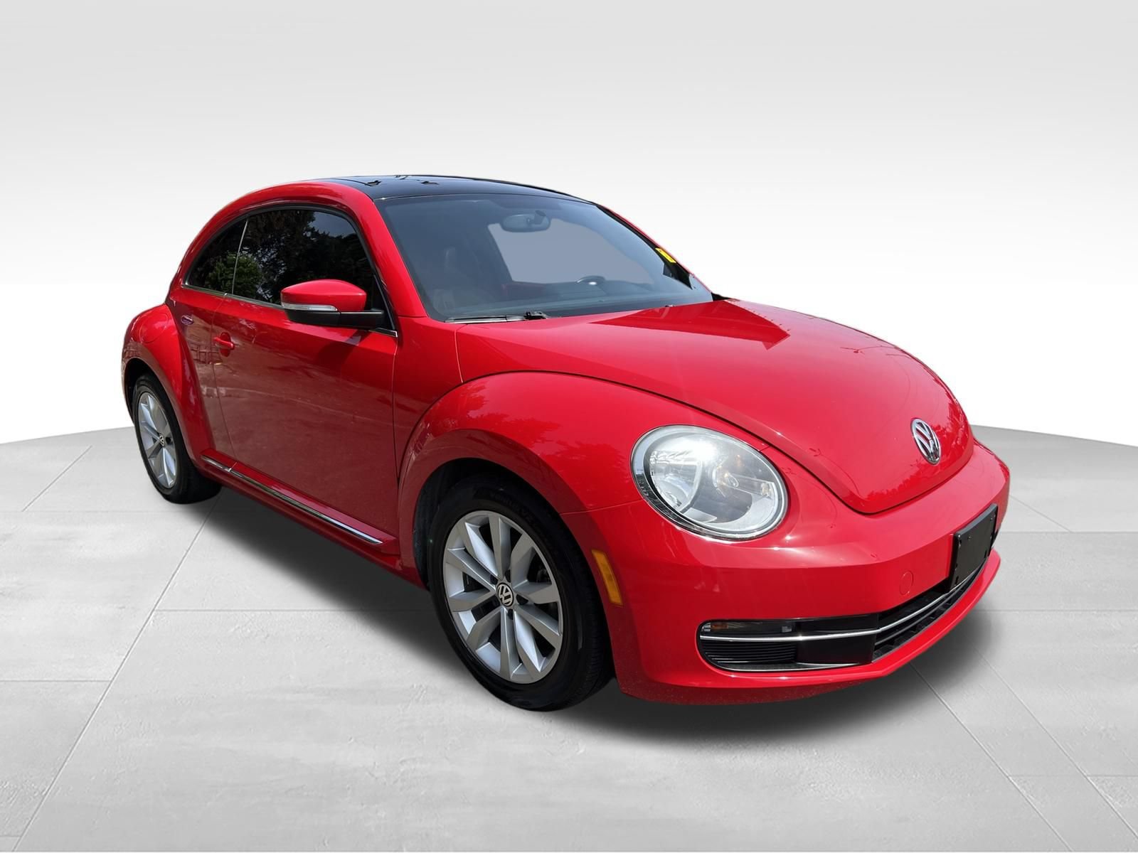 Used 2015 Volkswagen Beetle TDI FWD image 7