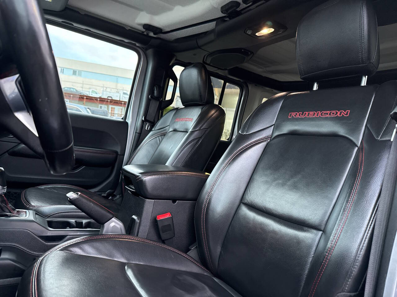 Used 2018 Jeep Wrangler Unlimited Rubicon w/ Uconnect 4C Nav & Sound Group image 29