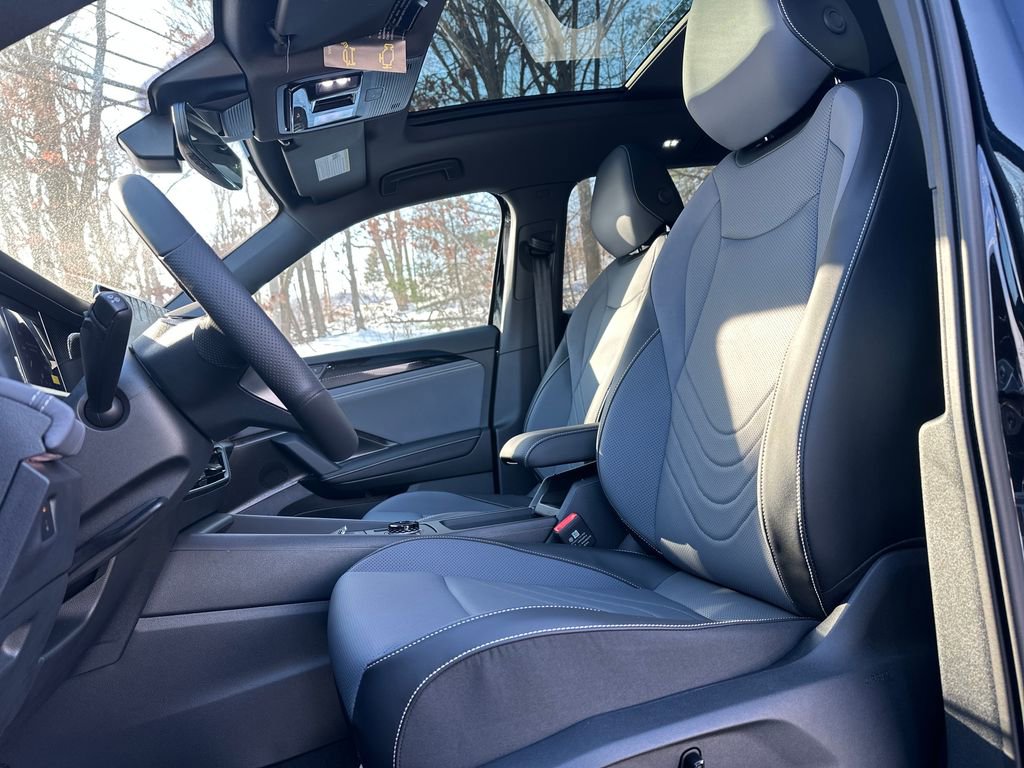 New 2026 Volkswagen Tiguan SE R-Line image 3