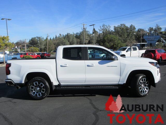 Used 2023 Chevrolet Colorado LT w/ LT Convenience Package image 3