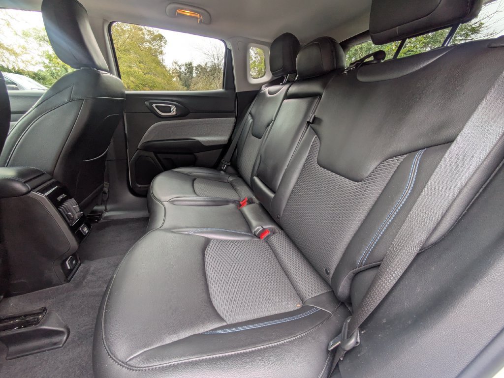 Used 2022 Jeep Compass Latitude FWD image 12