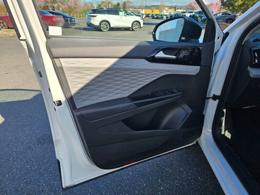 Used 2022 Volkswagen Taos S w/ IQ Drive S Package image 24