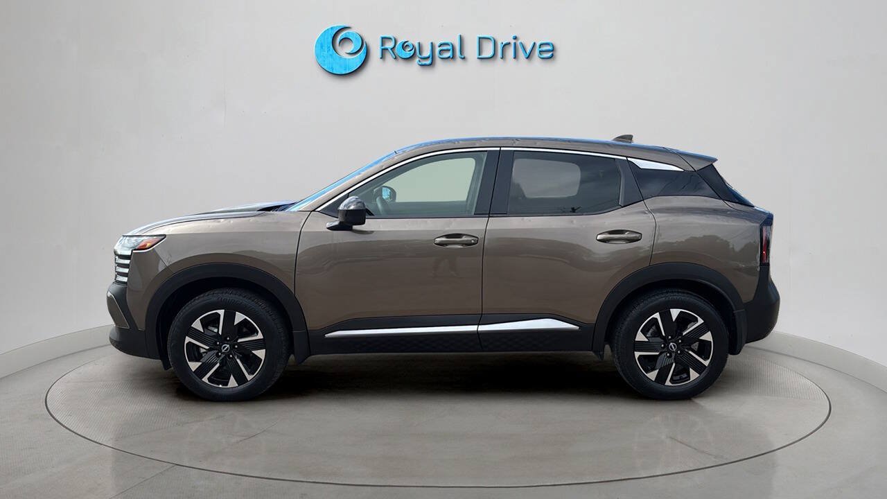 Used 2025 Nissan Kicks SV AWD/4WD image 3