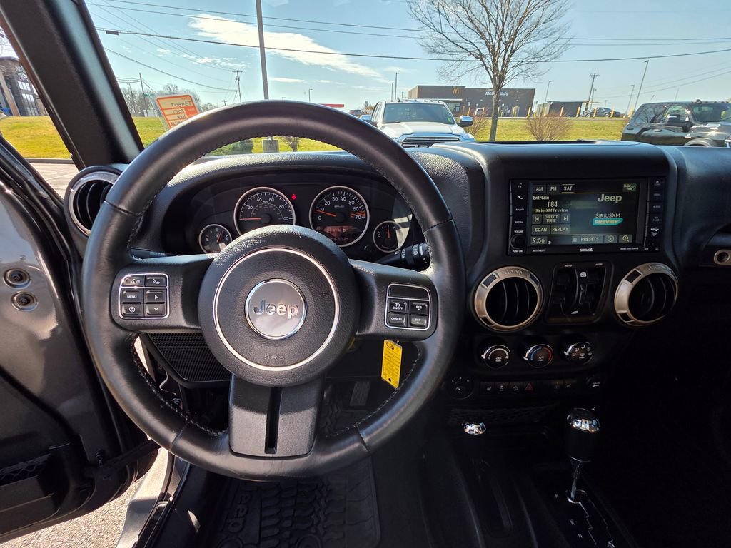 Used 2017 Jeep Wrangler Unlimited Sahara image 15