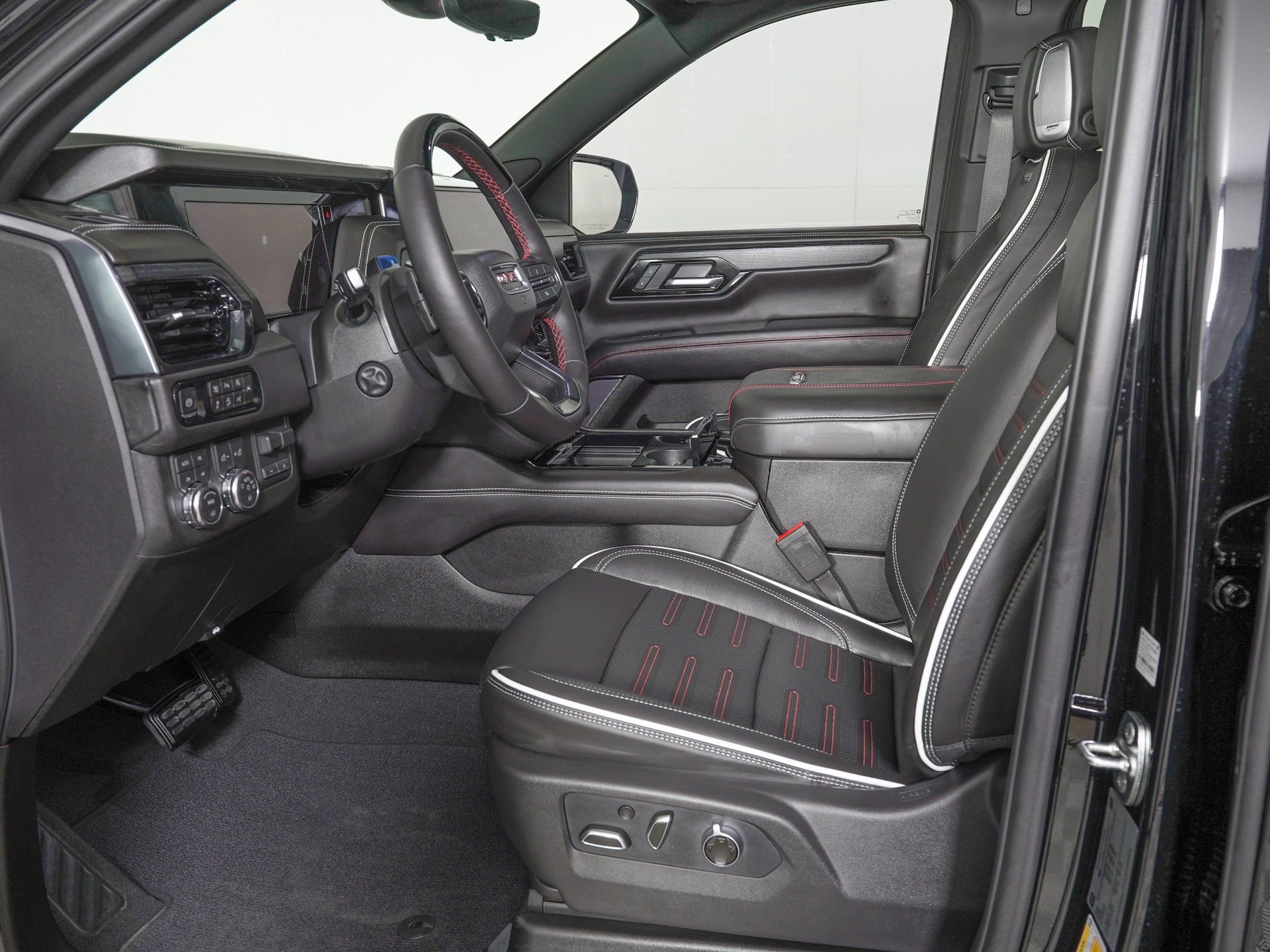 Used 2026 GMC Yukon XL AT4 Ultimate image 17