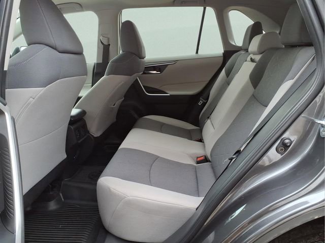 Used 2022 Toyota RAV4 XLE w/ Convenience Package image 24