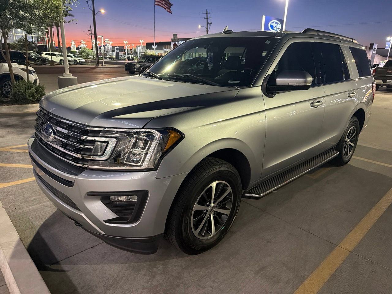 Used 2021 Ford Expedition XLT AWD/4WD image 3