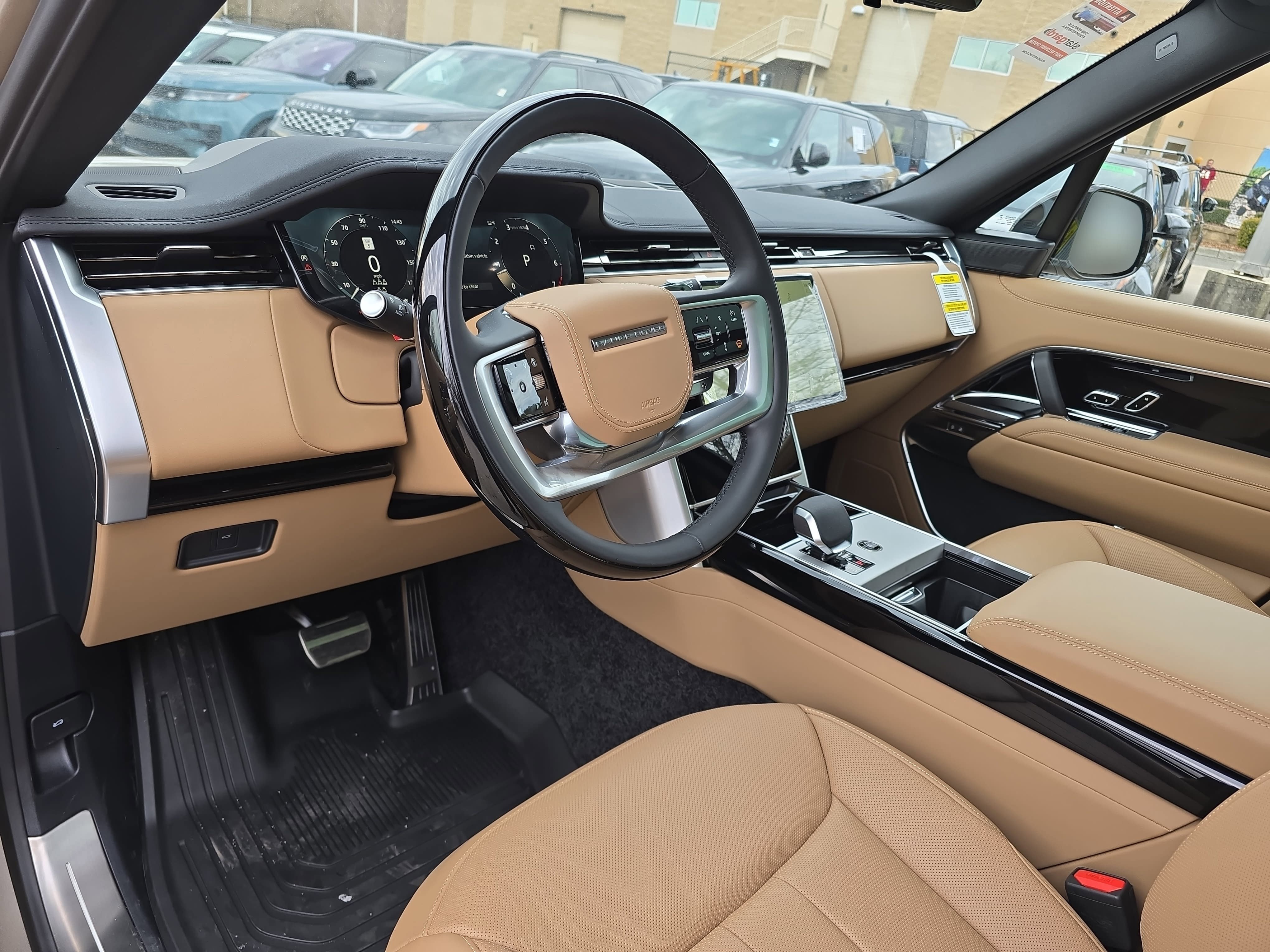 New 2026 Land Rover Range Rover Long Wheelbase SE AWD/4WD image 16