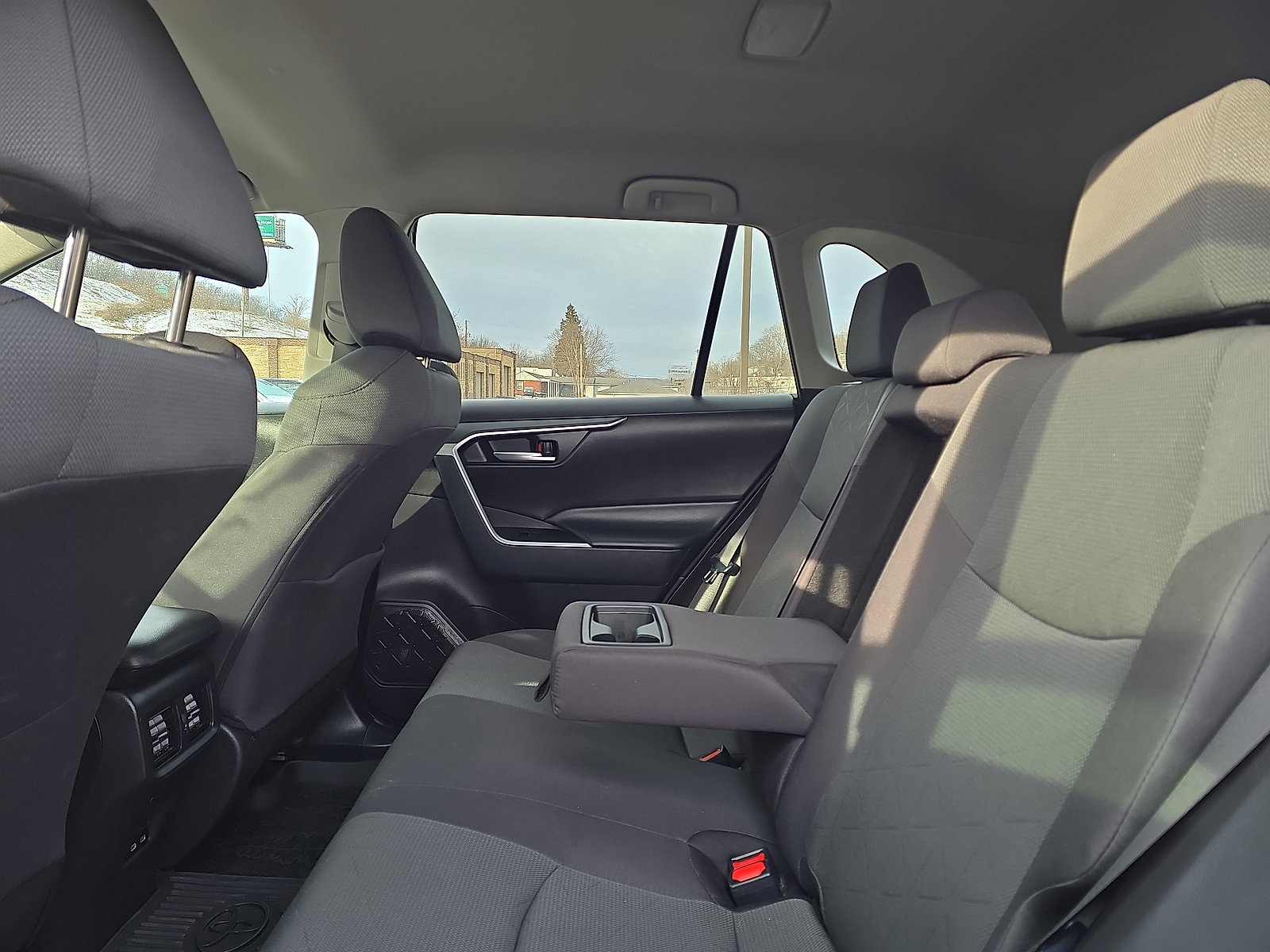 Used 2024 Toyota RAV4 AWD Hybrid image 25