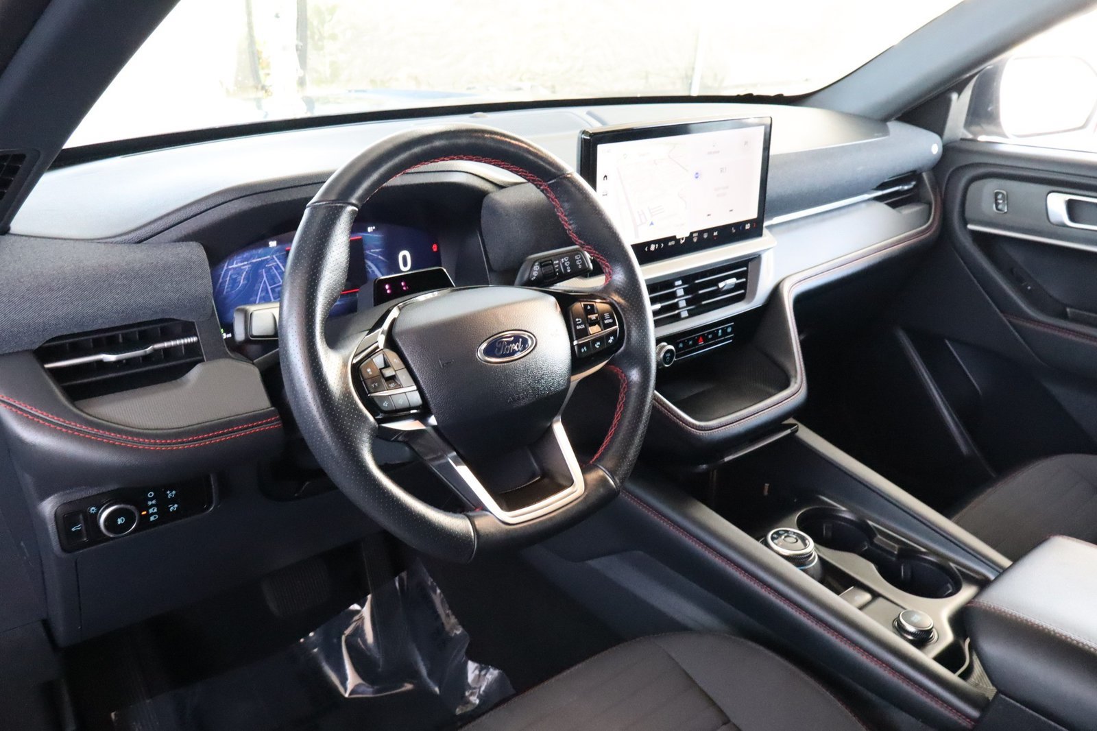 Used 2025 Ford Explorer ST-Line AWD/4WD image 17