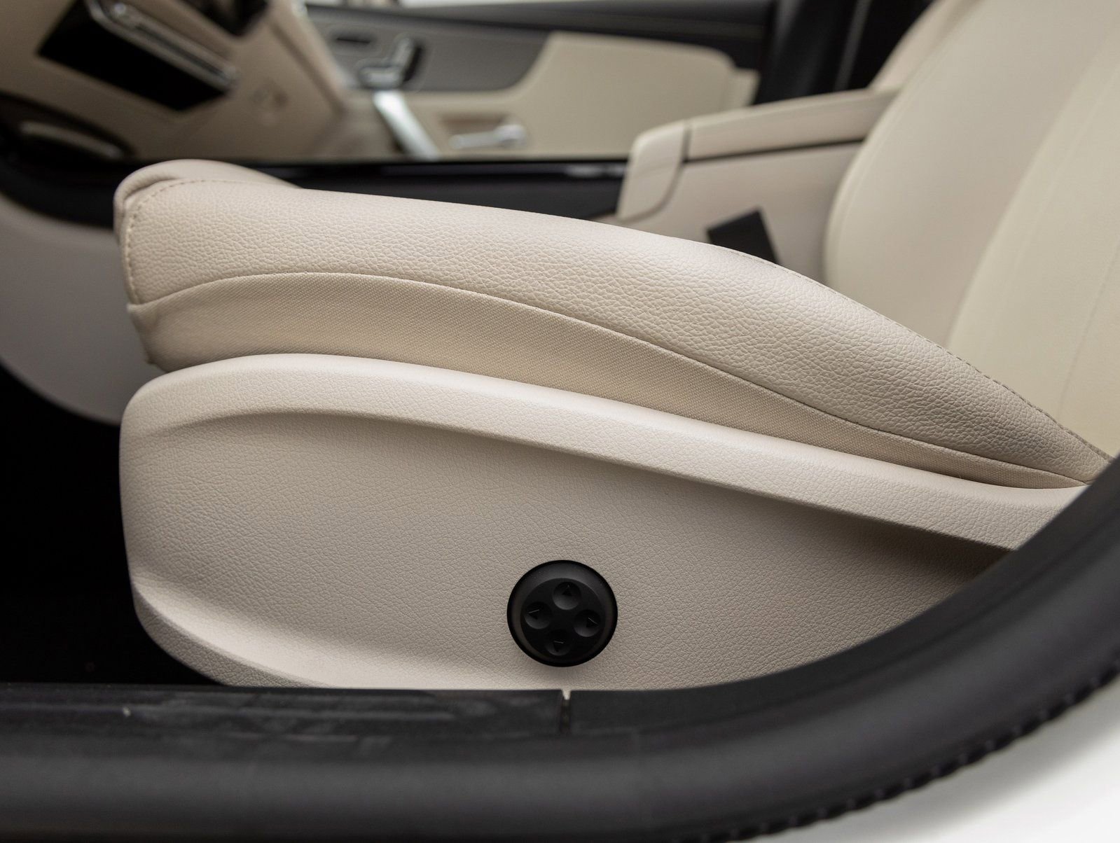 Used 2025 Mercedes-Benz CLA 250 image 22