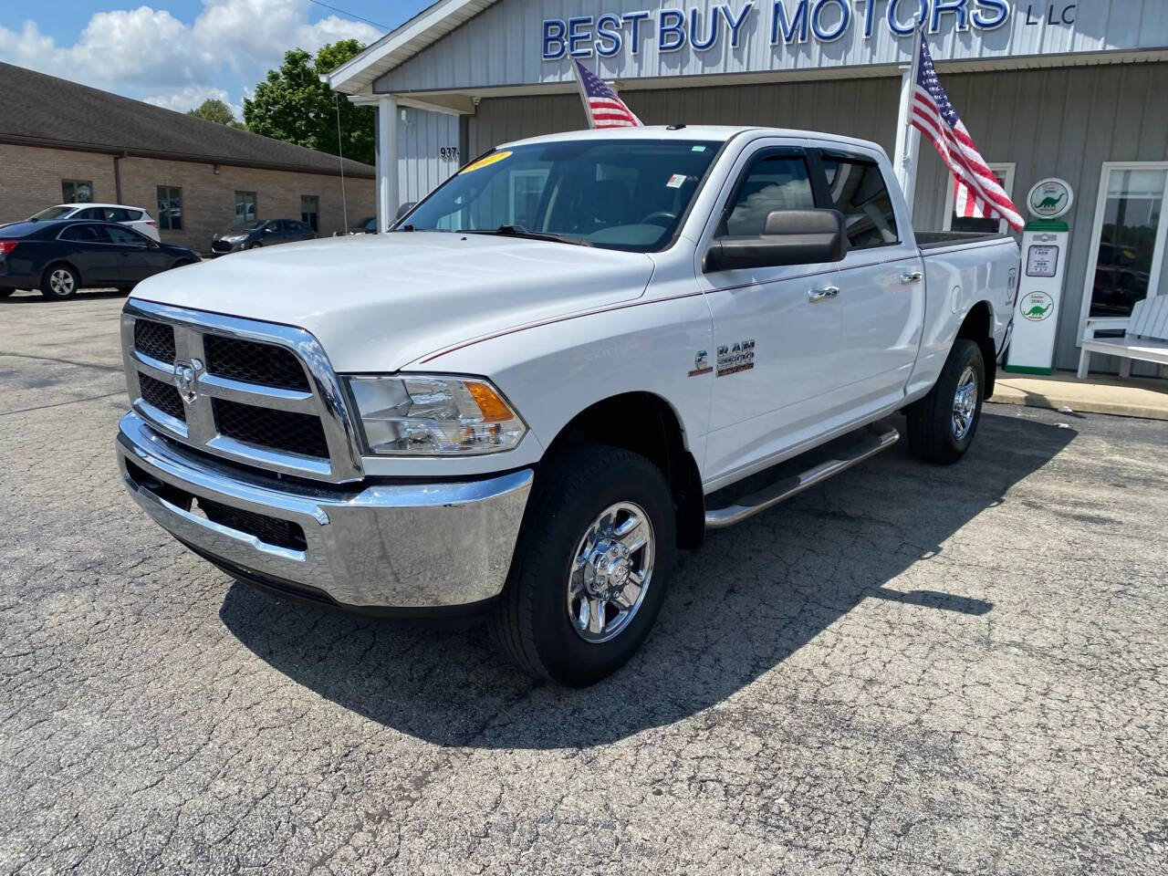 Used 2017 RAM 2500 SLT image 3