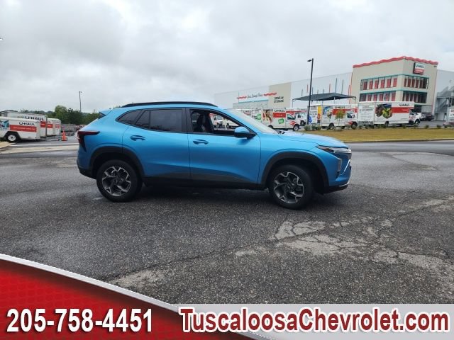 Used 2025 Chevrolet Trax LT w/ Driver Confidence Package FWD image 8