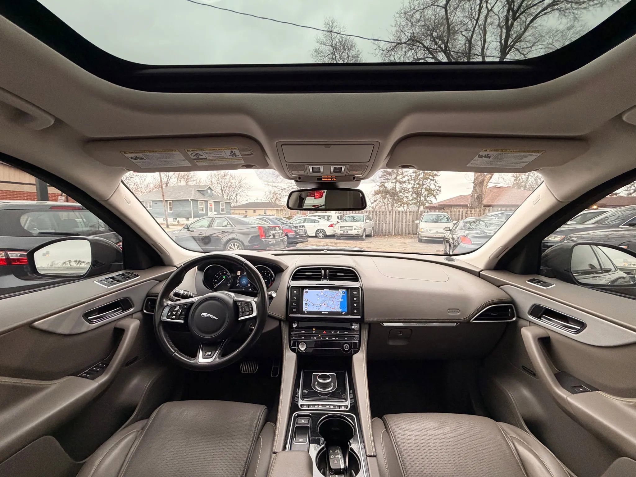 Used 2017 Jaguar F-PACE R-Sport image 2