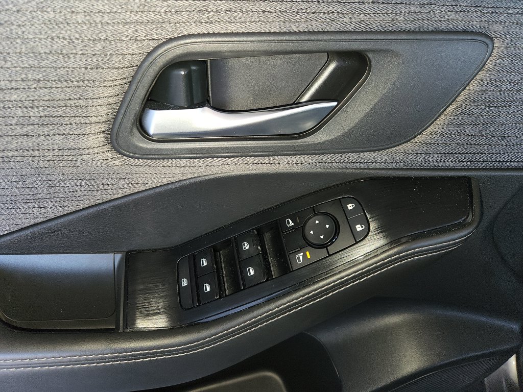 Used 2021 Nissan Rogue SV FWD image 30