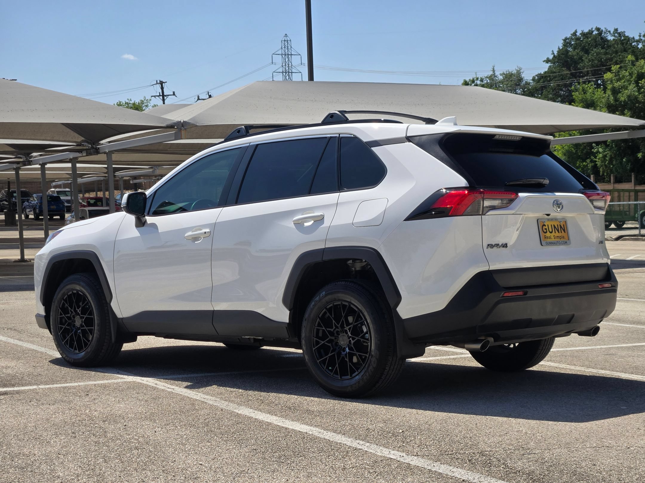 Used 2023 Toyota RAV4 XLE w/ Convenience Package FWD image 6