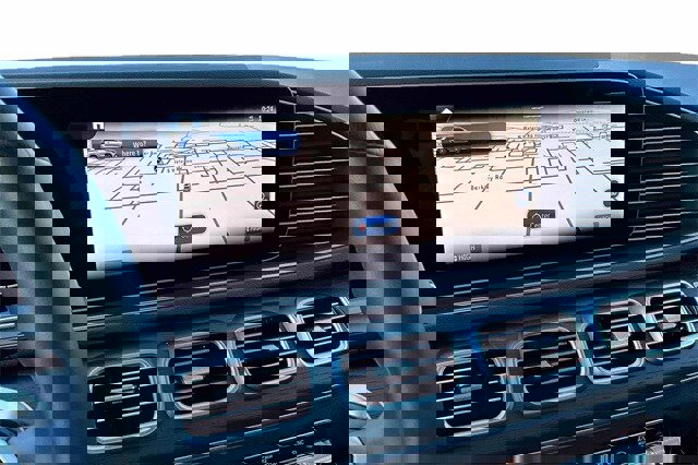 Used 2025 Mercedes-Benz GLE 350 4MATIC image 12