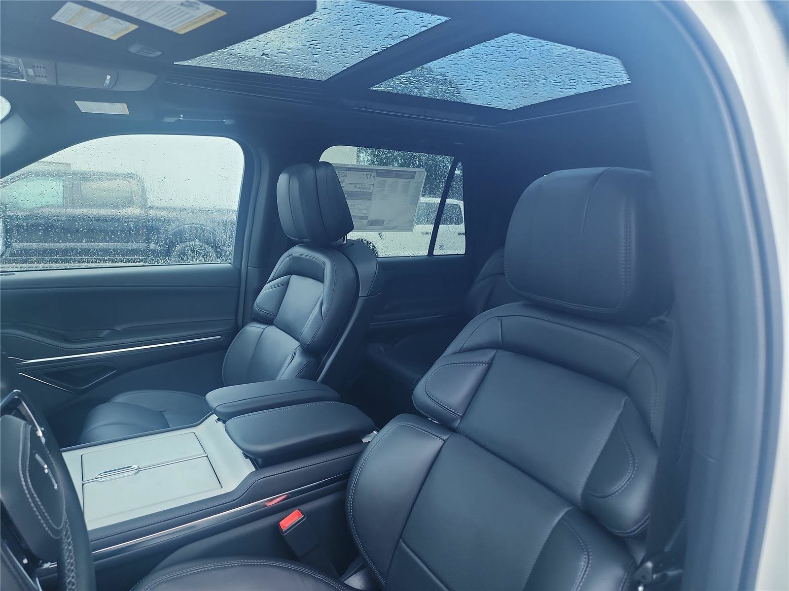 New 2027 Lincoln Navigator Reserve w/ Jet Appearance Package AWD/4WD image 14