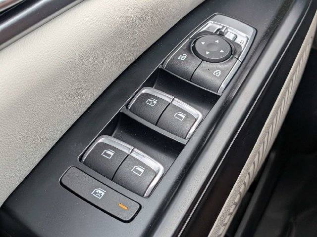 Used 2024 Kia Carnival LX FWD image 23