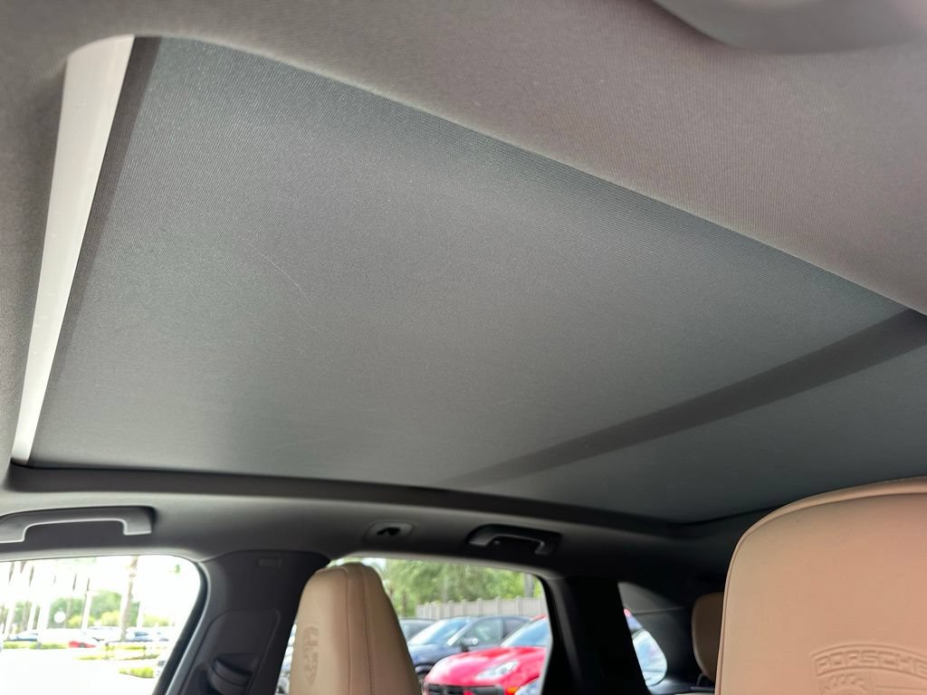 Certified 2023 Porsche Cayenne AWD/4WD image 35