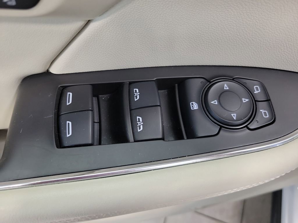 Used 2022 Buick Envision Essence w/ Safety Package FWD image 33