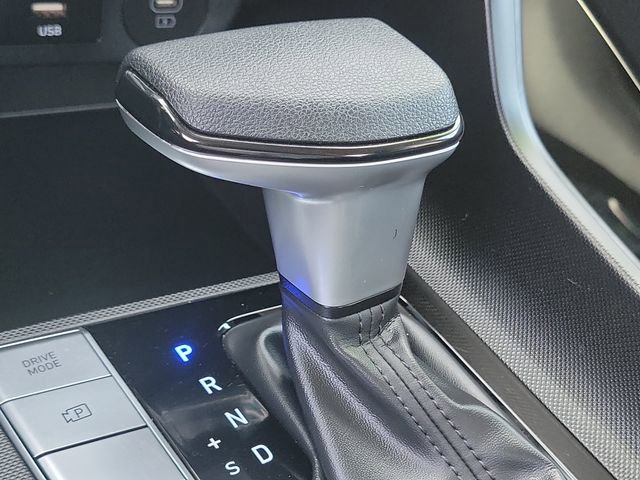 Certified 2025 Hyundai Elantra SE image 16