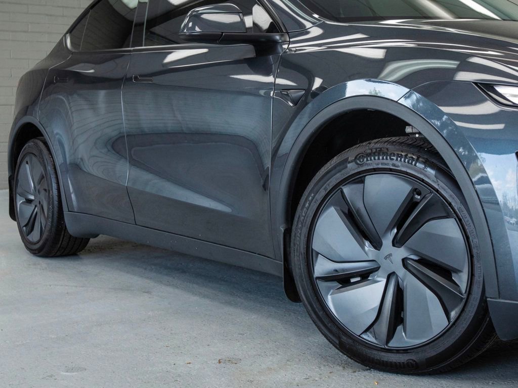 Used 2026 Tesla Model Y Long Range AWD/4WD image 9