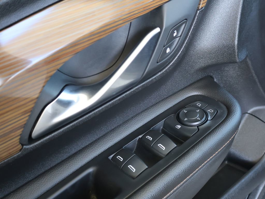 Used 2020 GMC Terrain SLE w/ Elevation Edition image 20