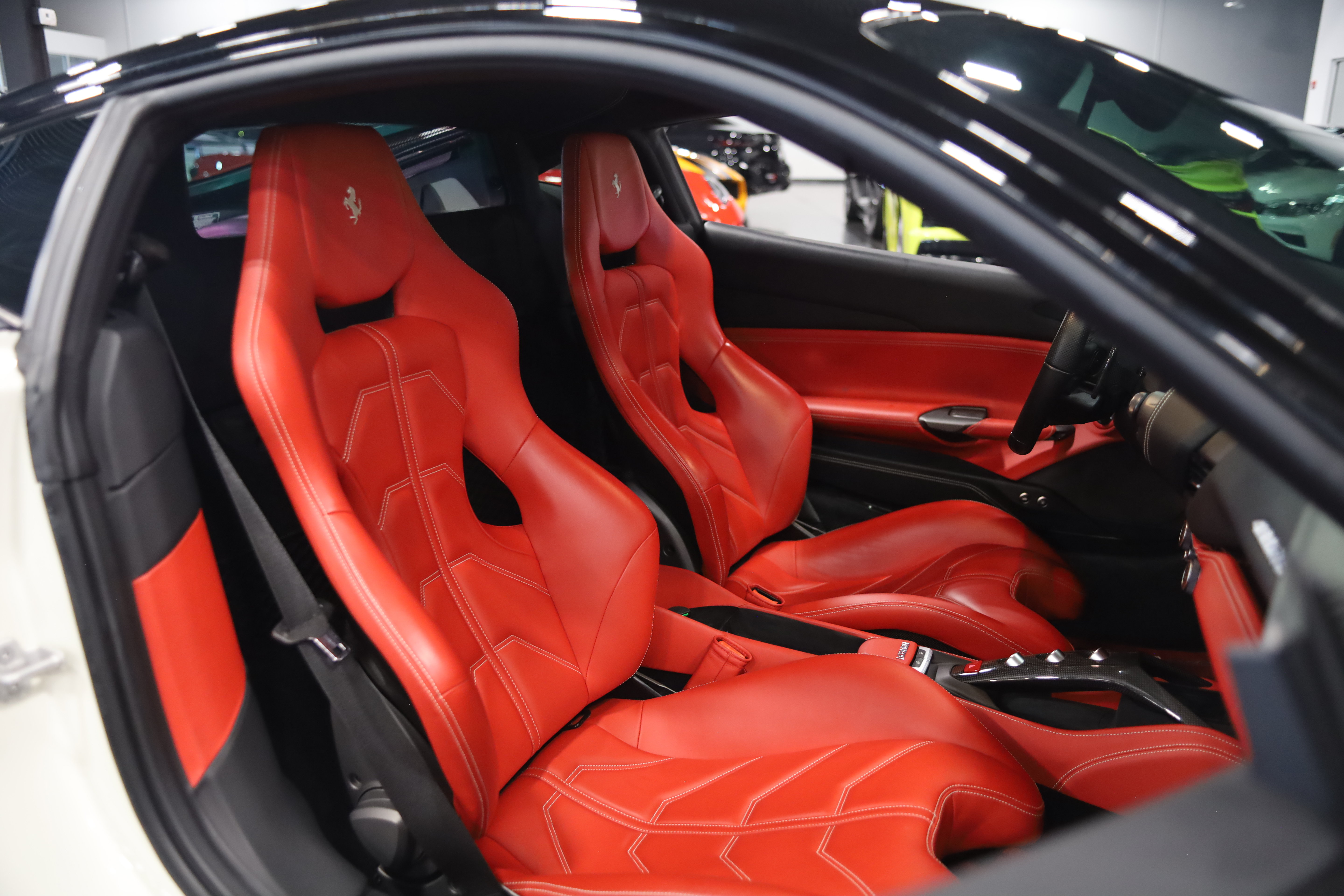 Used 2018 Ferrari 488 GTB RWD image 36