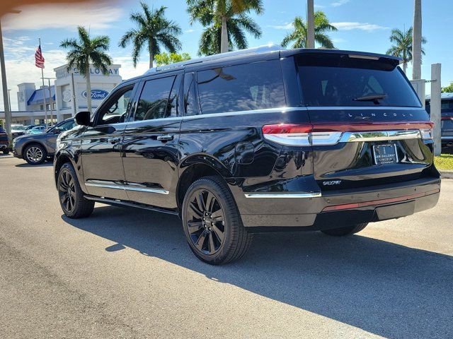Certified 2024 Lincoln Navigator L Reserve AWD/4WD image 4