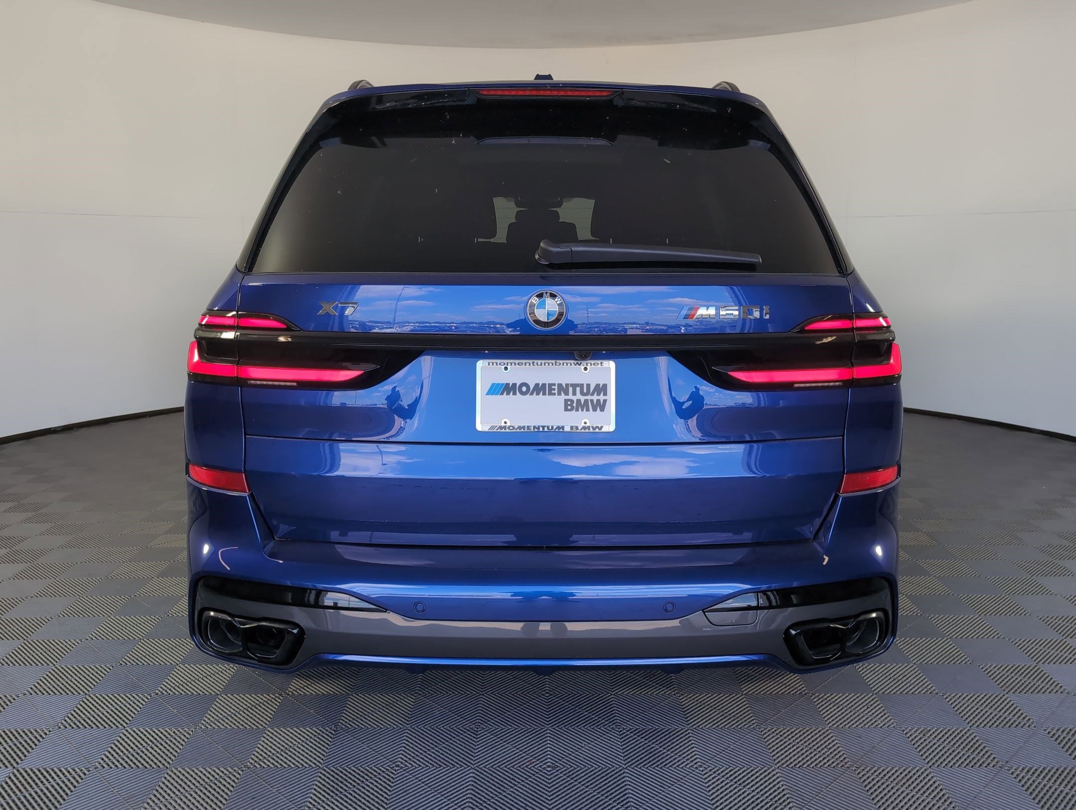 New 2026 BMW X7 M60i image 8