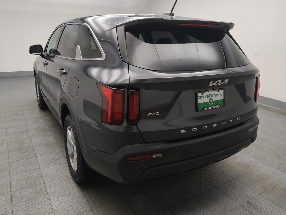 Used 2022 Kia Sorento LX image 5