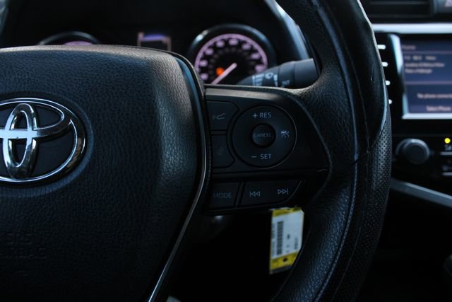 Used 2018 Toyota Camry LE image 13