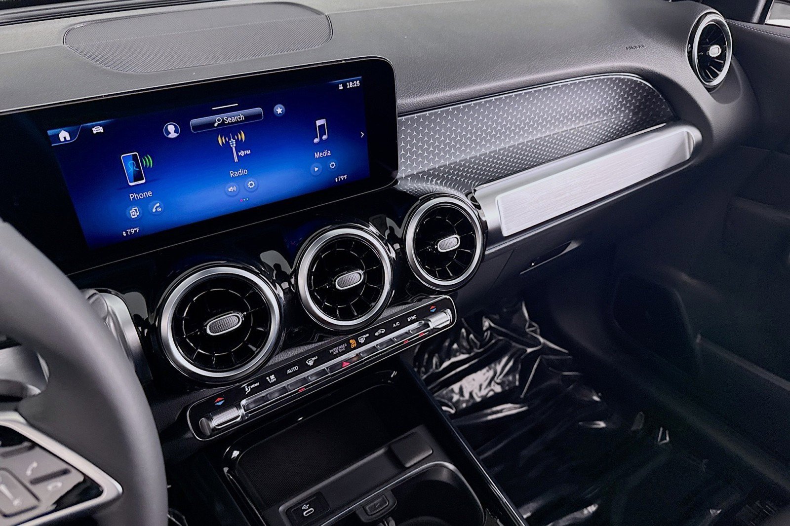 New 2026 Mercedes-Benz GLB 250 image 19