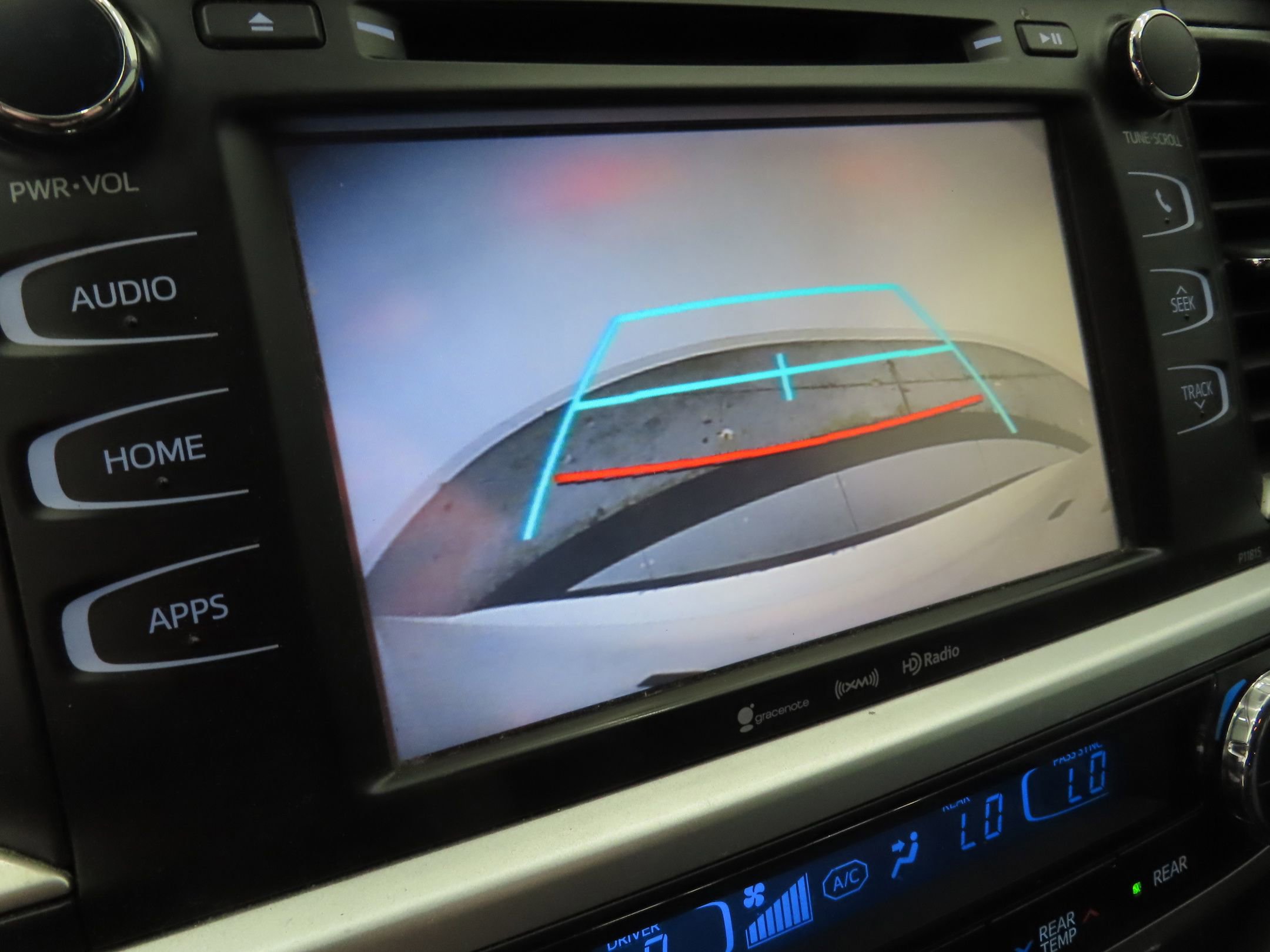 Used 2019 Toyota Highlander Plus FWD image 18