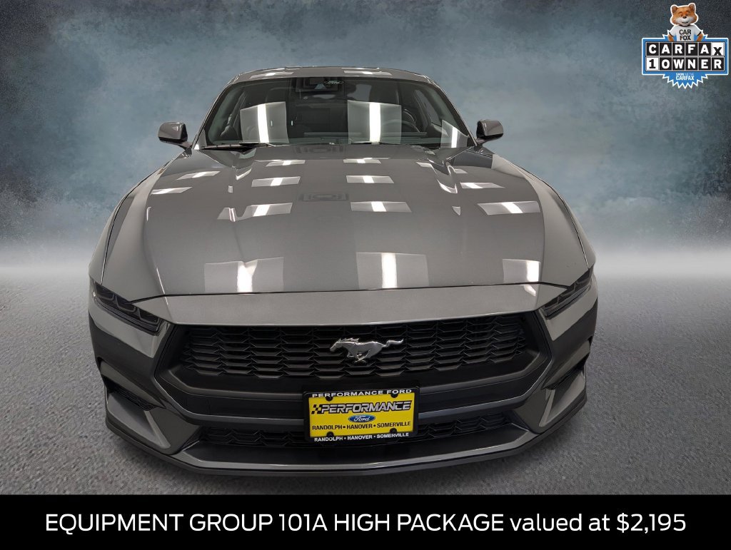 Used 2025 Ford Mustang Coupe RWD image 2