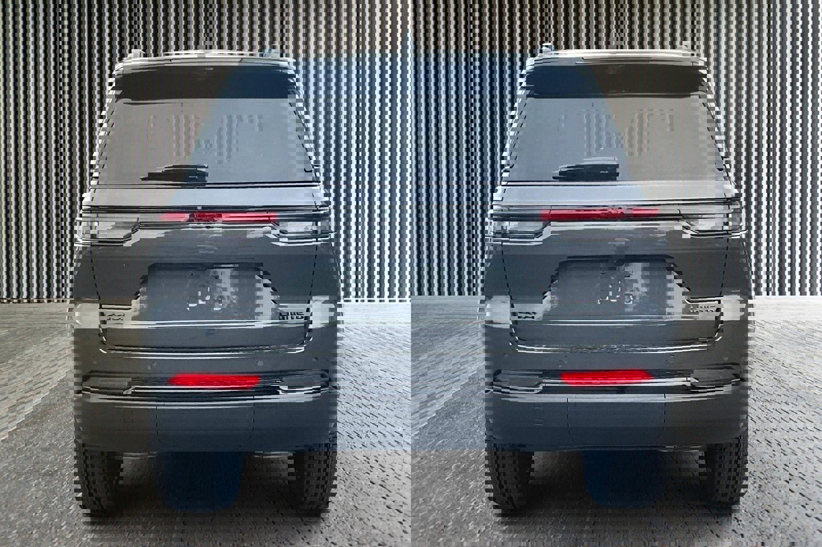 New 2025 Jeep Grand Cherokee Limited w/ Luxury Tech Group II image 4