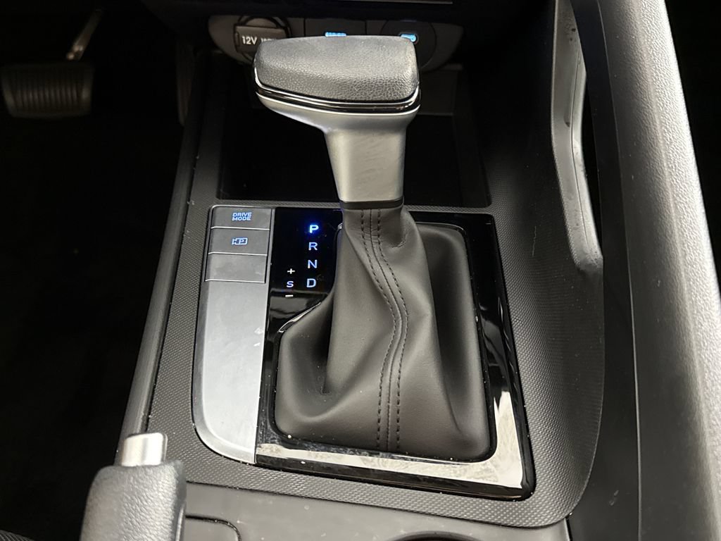 Certified 2024 Hyundai Elantra SE FWD image 20