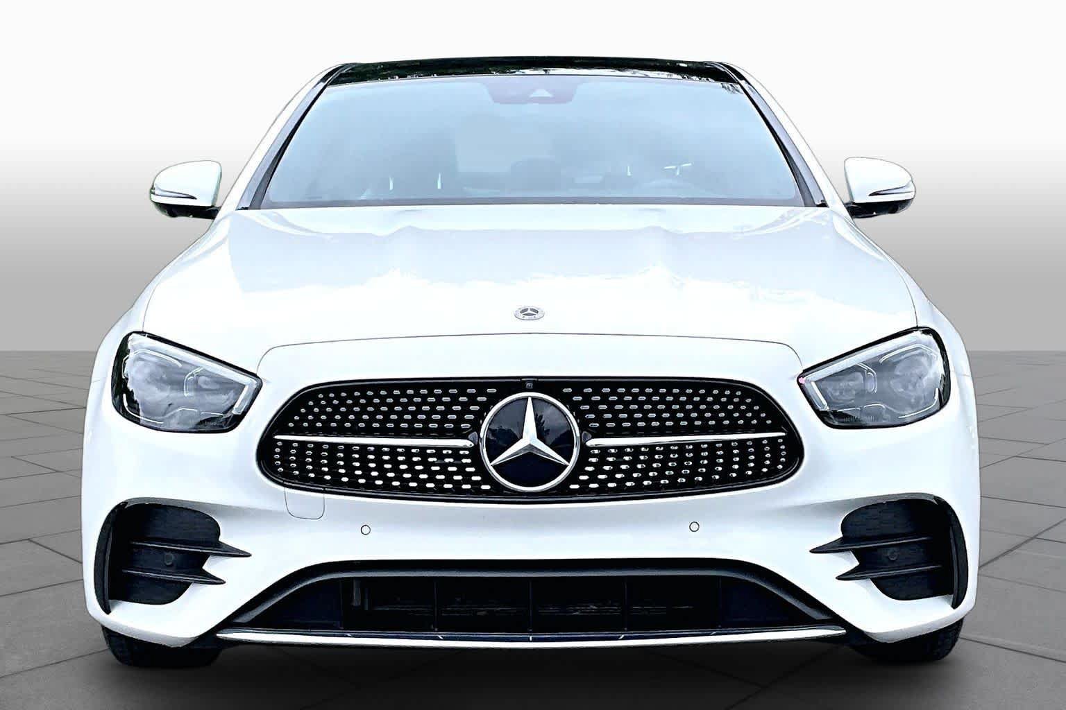 Used 2022 Mercedes-Benz E 350 4MATIC Sedan image 4